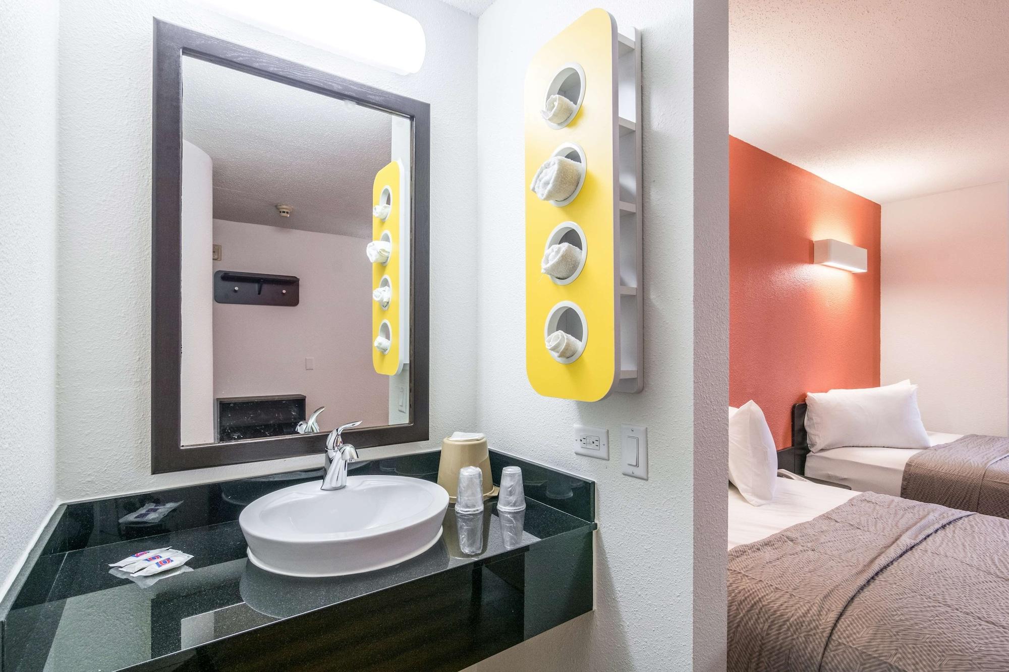 Motel 6-Harvey, Il Kültér fotó